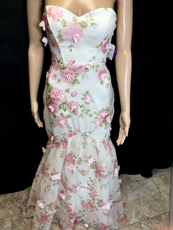 Windsor Dresses & Skirts - Floral Lace-Up Corset Maxi Dress 🌸 | 3D Roses / Open Back